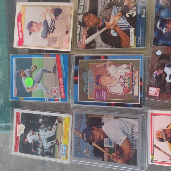 Assorted Baseball Trading Cards Collection - Picture 6 of 7